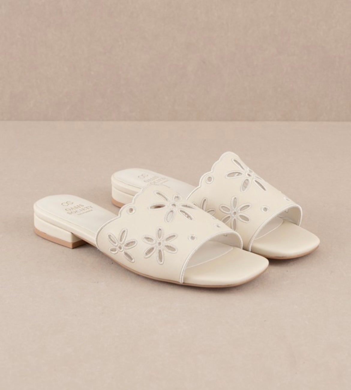 Isla - Flower Cutout Sandal