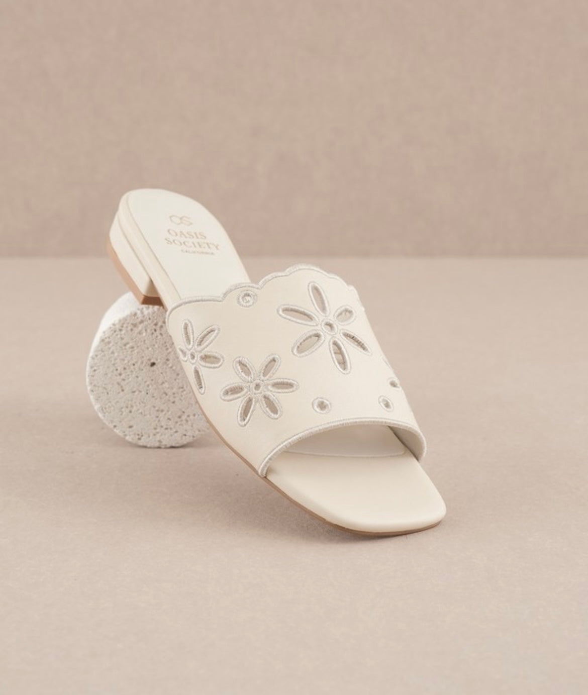 Isla - Flower Cutout Sandal